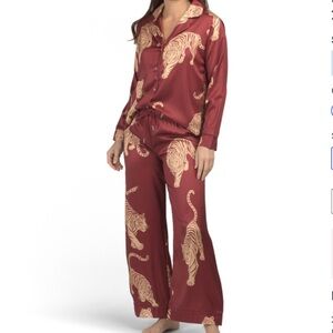 DALIA MACPHEE 2pc Satin Finish Tiger Print Pajama Set
